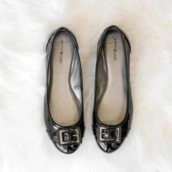 BANDOLINO BLACK BALLET SLIP ON FLATS SZ 9.5 SILVER BUCKLE PATENT LEATHER - Picture 2 of 6